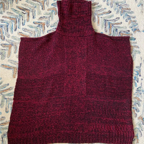 Apt 9 Poncho - Picture 3 of 3